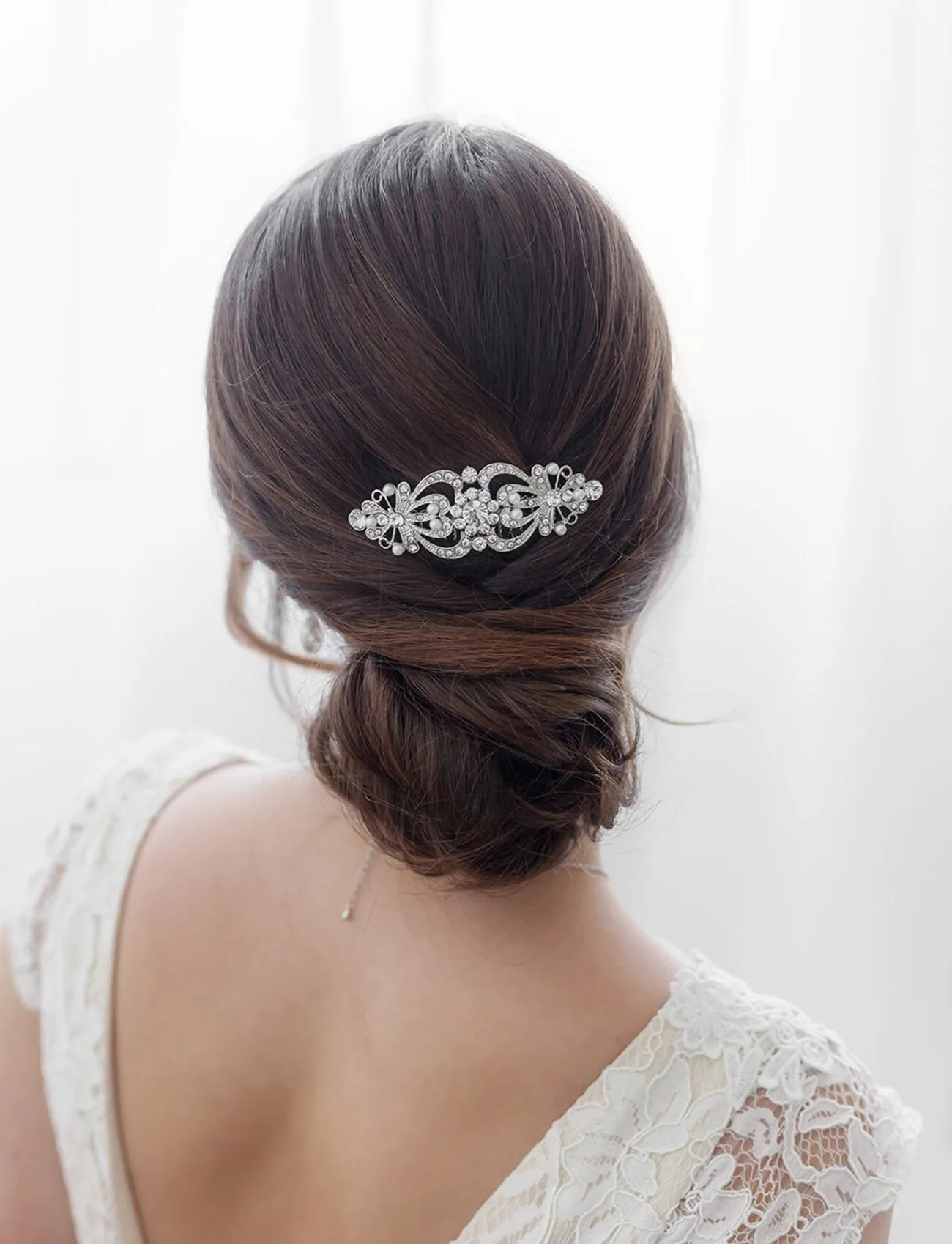 Jayla Navy Sapphire Pearl Comb